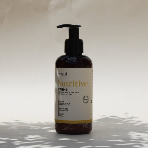 POUR LES CHEVEUX SECS À TRÈS SECS ET/OU ÉPAIS