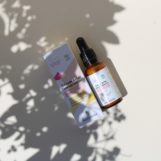 Un sérum de la marque Clémence & Vivien qui rend la peau plus éclatante et limite les imperfections occasionnelles.