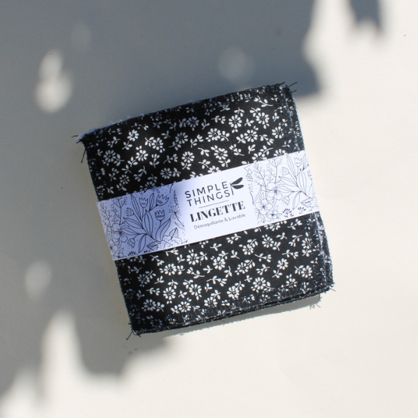 Lingette démaquillante lavable motif fleurs noires, fabriqué en France