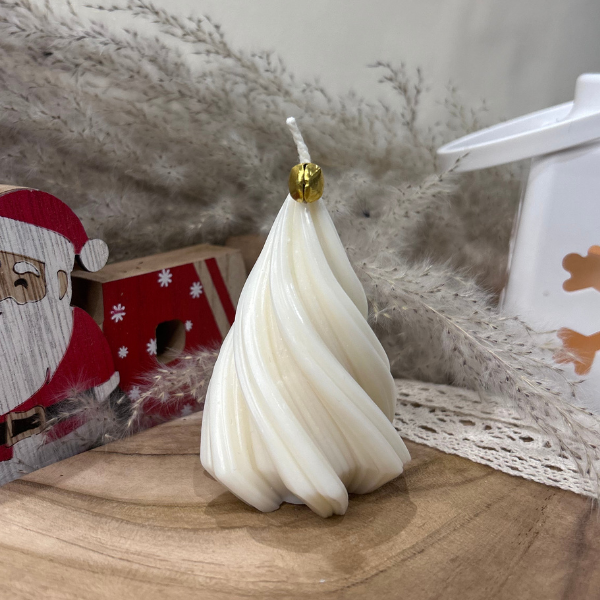 Bougie Sapin Spirale Blanche senteur Vanille fabriqué à la main par Launa Bougie