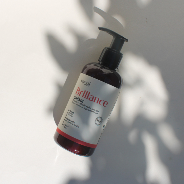 Crème Brillance pour les cheveux colorés de la marque Vegetal Origin