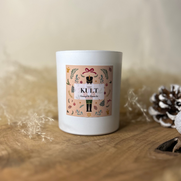 Bougie édition limitée de Noël - senteur Orange & Cannelle de la marque Kult Collection