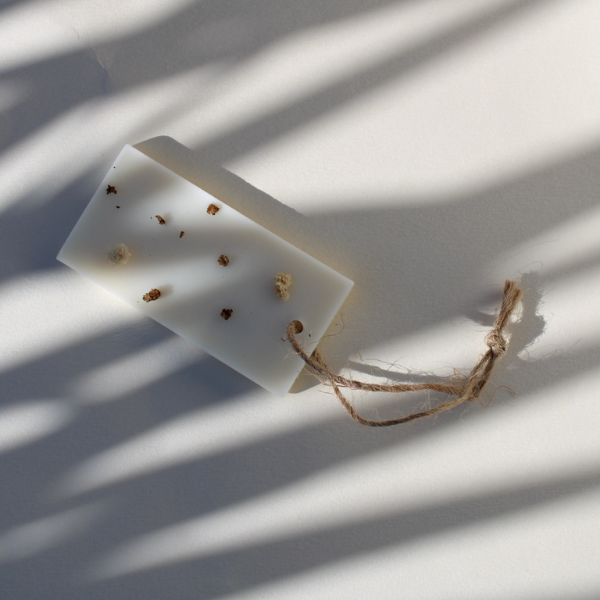 Suspension parfumée pour dressing senteur vanille de la marque Launa Bougie