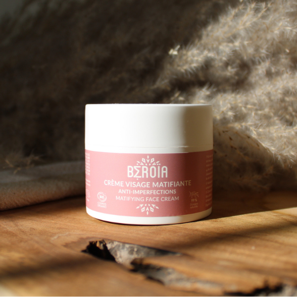 Crème visage matifiante anti-imperections de la marque Beroia