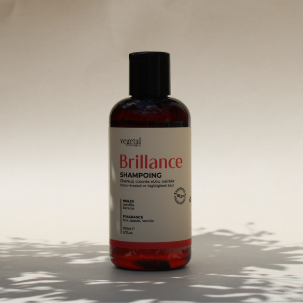 Shampoing Brillance – Cheveux Colorés POUR LES CHEVEUX COLORÉS ET/OU MÉCHÉS