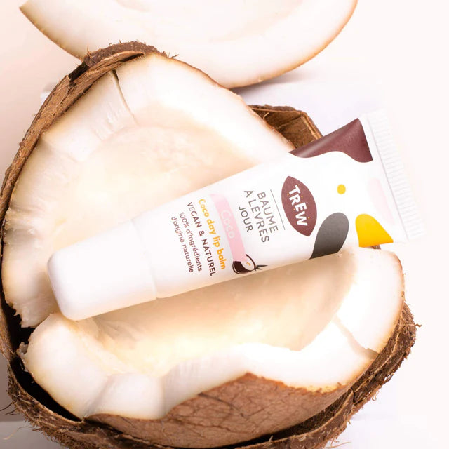 Nourrissez et réparez en profondeur vos lèvres avec notre baume à lèvres à la noix de coco !