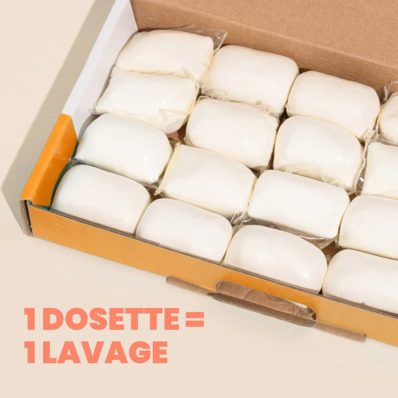 Troquez le gros bidon plastique de nettoyant pour le sol contre le Nettoyant Sol en Dosettes ! Ses avantages ? Son efficacité sur tous les sols, son action anti-traces, sa facilité et rapidité d’utilisation, son parfum boisé et sa naturalité. Il contient 99,4% d’ingrédients d’origine naturelle, pour laver et assainir sa maison, sans compromis sur l'efficacité.