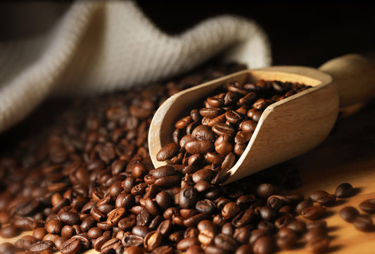 La caféine, l'actif naturel parfait pour les cernes et poches