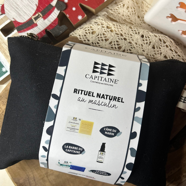 Coffret Rituel Naturel au masculin comprenant une mousse de rasage solide, une huile barbe et un savon solide pour le corps de la marque Capitaine Cosmétiques