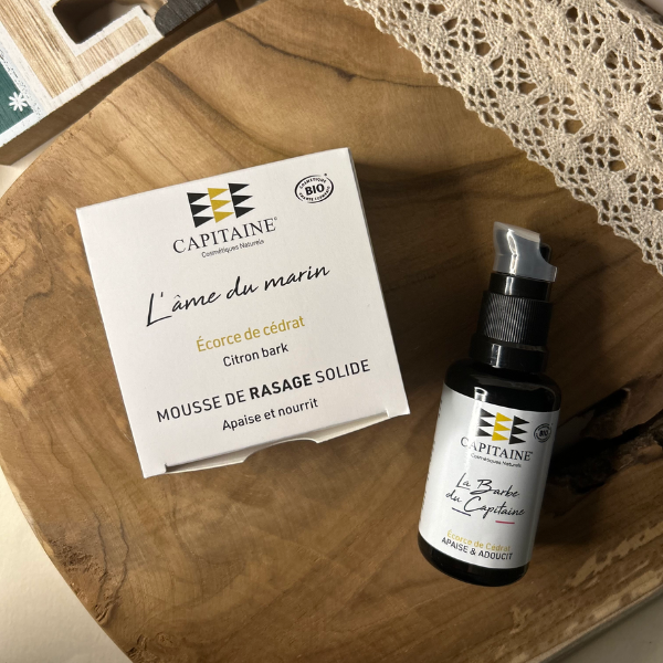 Coffret barbe avec une mousse de rasage solide et une huile de barbe bio de chez Capitaine Cosmétiques