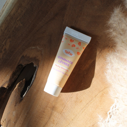 Gommage lèvres pêche blanche de la marque Trew