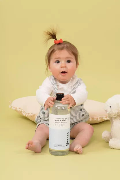 Lessive concentrée pour bébé & peaux sensibles parfum fleur de coton de la marque Maia Home