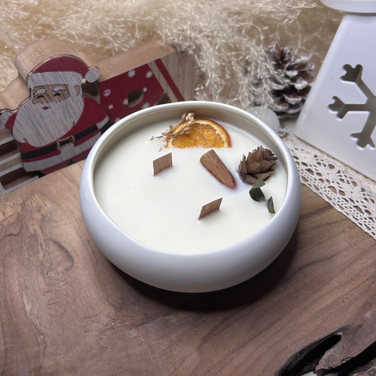 Bougie parfumée Boule de Neige fabriqué à la main par Maison Pauline