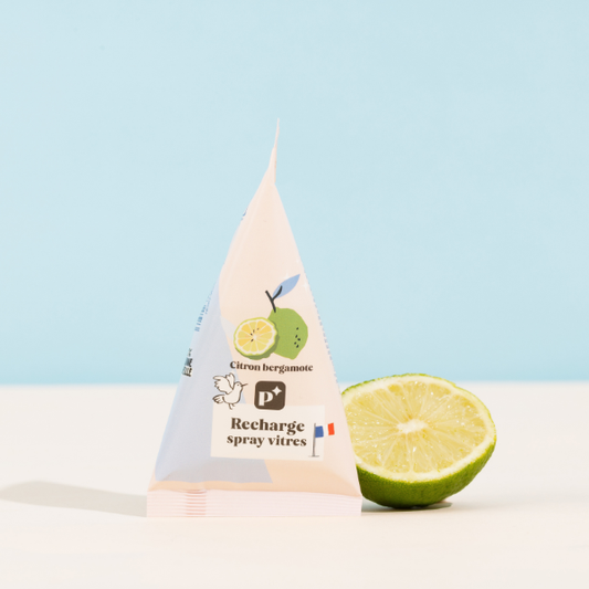 Il nettoie les vitres mais aussi miroirs, crédence, plaque vitrocéramique, porte de placards. Fini les sprays en bouteille jetable ! Les mini berlingots Pimpant sont des concentrés d'actifs naturels permettant de créer un spray ménager avec juste de l'eau. Il nettoie sans laisser de traces ni sur vos miroirs.