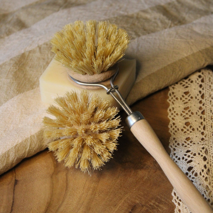 Brosse vaisselle, l'accessoire zéro déchet indispensable de la cuisine