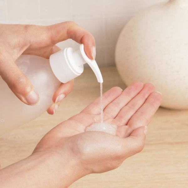 Gel lavant mains fleur de coton poudre à diluer de la marque Pimpant