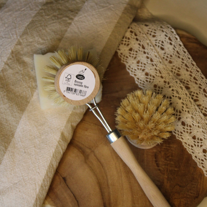 Brosse vaisselle, l'accessoire zéro déchet indispensable de la cuisine