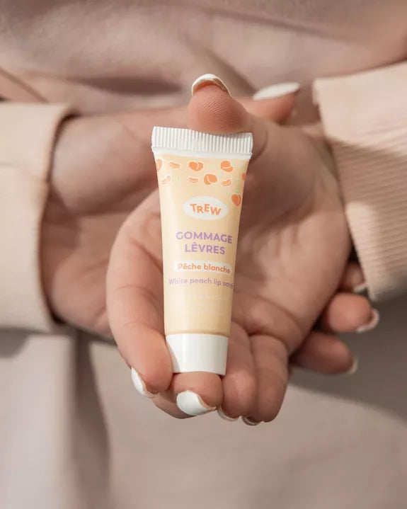 Gommage lèvres pêche blanche de la marque Trew