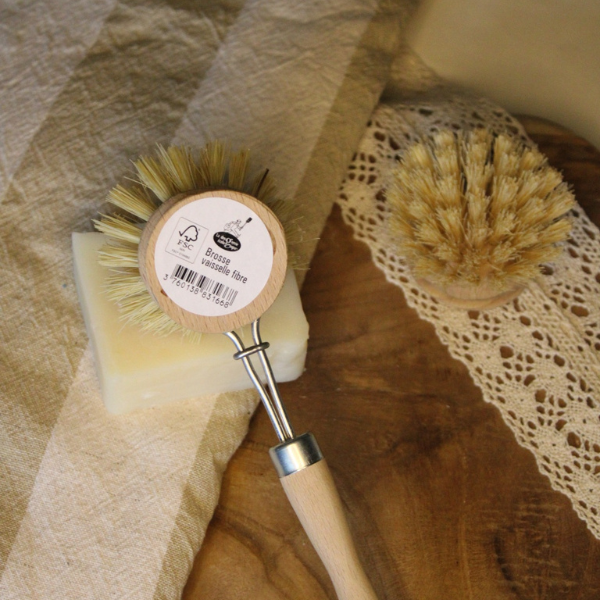 Brosse vaisselle, l'accessoire zéro déchet indispensable de la cuisine