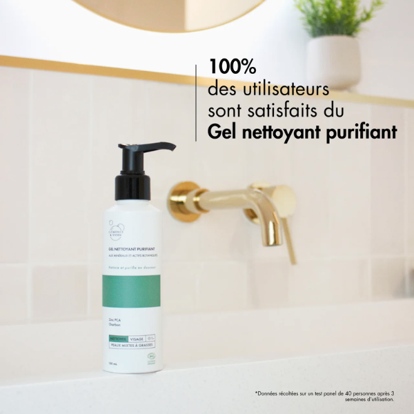 Un gel nettoyant qui nettoie et purifie en douceur.
