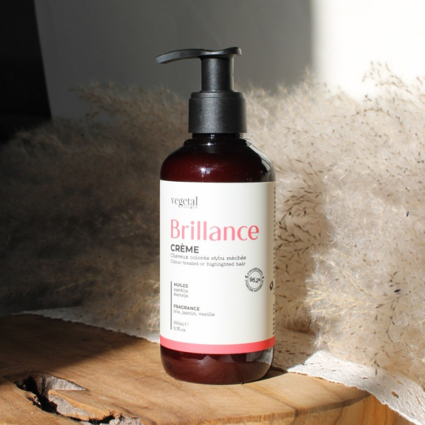 Crème Brillance pour les cheveux colorés de la marque Vegetal Origin