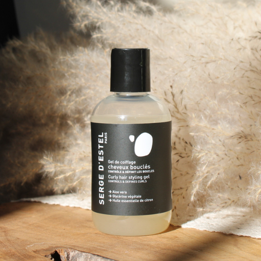Gel de coiffage cheveux bouclés de la marque Serge d'Estel
