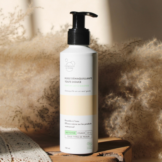 Huile démaquillante parfum lait d'amande de la marque Clémence & Vivien