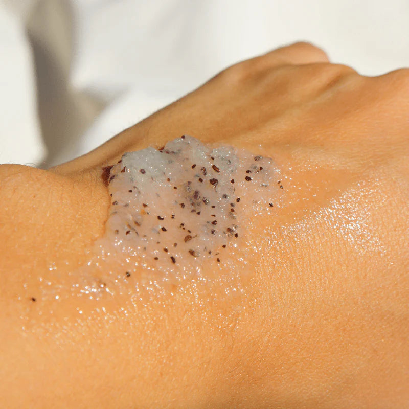 Gommage corps aux exfoliants doux de la marque Clémence & Vivien