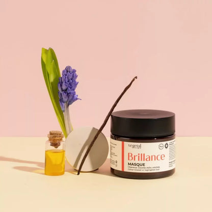 Produit protecteur pour cheveux chimiquement sensibilisés, apporte douceur, brillance et protège la couleur.