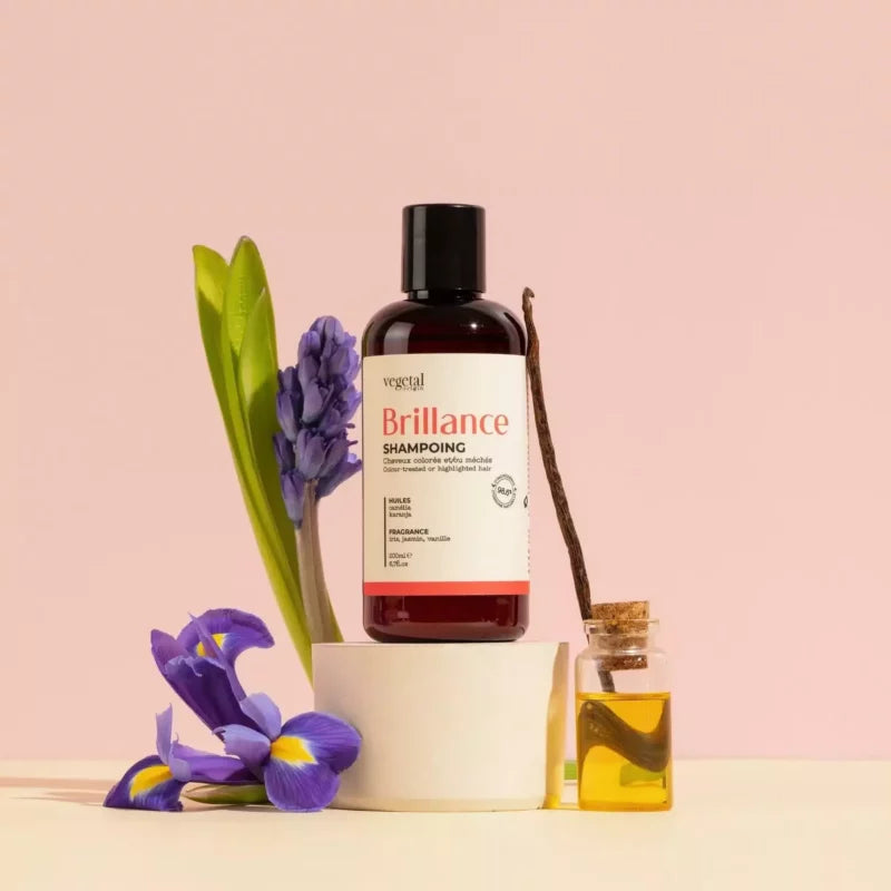 Shampoing Brillance – Cheveux Colorés POUR LES CHEVEUX COLORÉS ET/OU MÉCHÉS