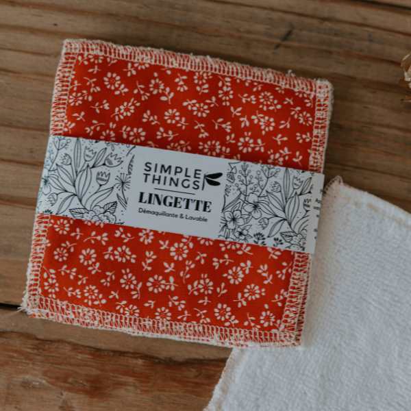 Lingette démaquillante lavable motif fleurs rouges, fabriqué en France
