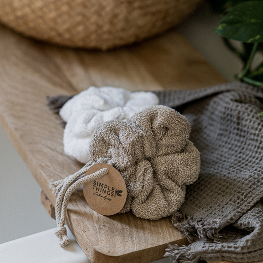 Fleur de douche en éponge de coton fabriqué à la main en France de la marque Simple Things - éponge de douche - fleur de douche lavable